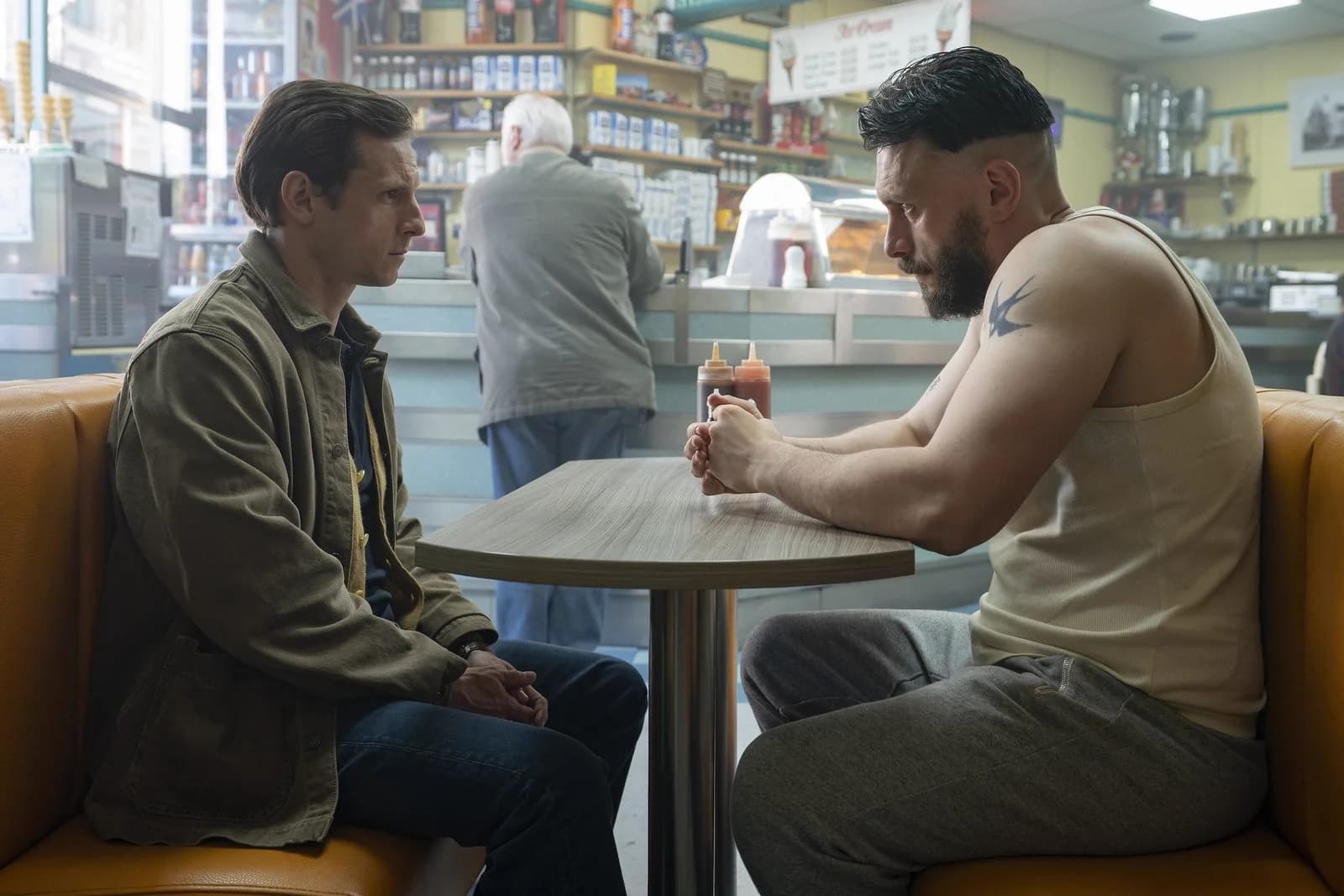 Сериал «Получеловек» (2026) на английском с субтитрами — смотреть в оригинале
